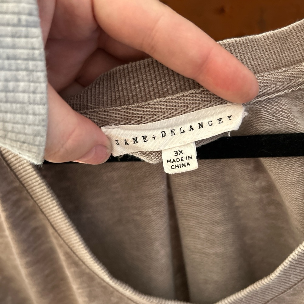 Women's V-Neck Mocha Top - Picture 2 of 3